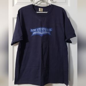 Vintage Levi Strauss & Co. Red Tab Jeans Short Sleeve Crew Neck T-…